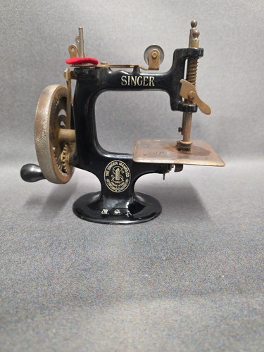 Antique singer toy sewing - singer,