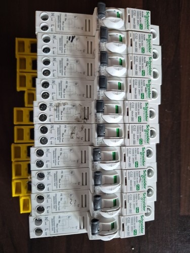 Schneider c32a a9d05832 - 10,