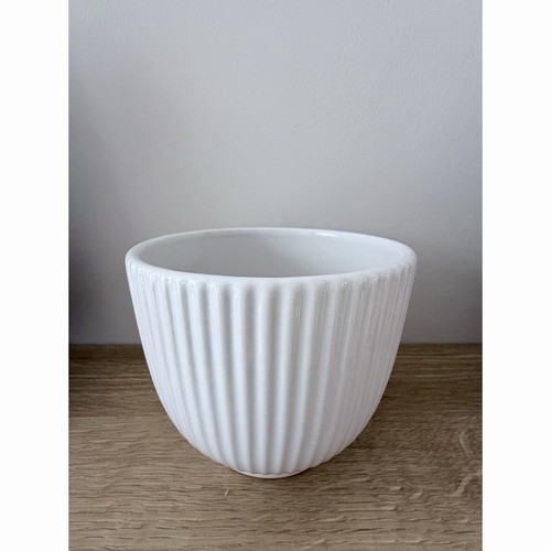 White ceramic ribbed stoneware - white,