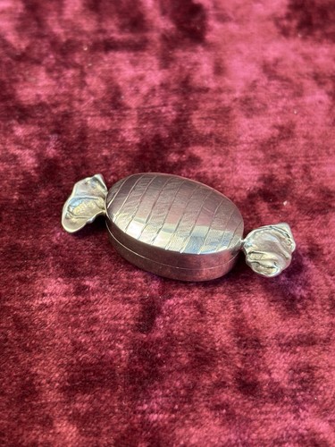 Lovely solid silver pill - solid, box