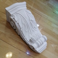 A Single Beautiful Large Highly Detailed Plaster Acanthus Corbel