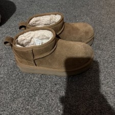 UGG Children's Size 1 Uk