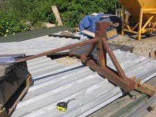 BAIL  /  BALE SPIKE, SUIT TRACTOR 3 POINT LINKAGE APPROX 35ins LONG 3FT  WIDE