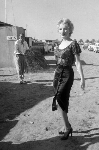Marilyn monroe full length - monroe,