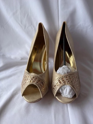 Shiny gold gems - high, heels