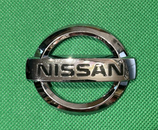NISSAN - VINTAGE  CAR BADGE / EMBLEM (8H7000)- 65 X 54 MM
