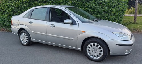 Ford focus ghia 4 door - ghia,