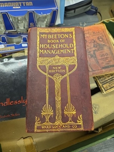 Mrs beeton book household - beeton's,