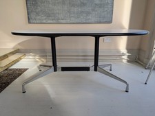 Vitra Eames Segmented Oval