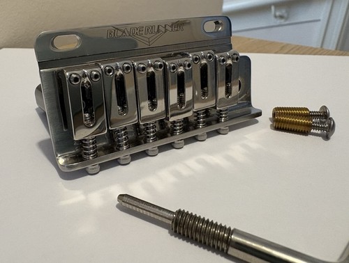 Supervee blade runner tremolo - runner,
