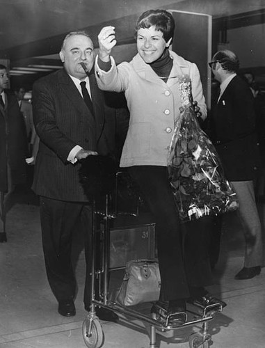 Elis regina being - pushed, along