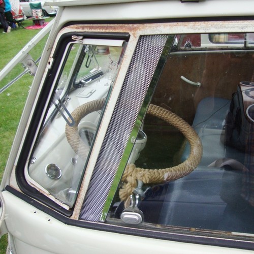 Window vent mesh trims - vent,