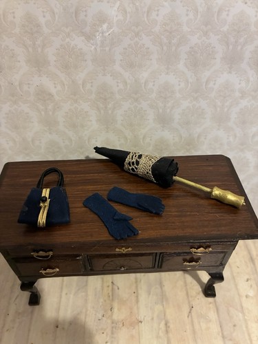 Dolls house scale - 1/12,