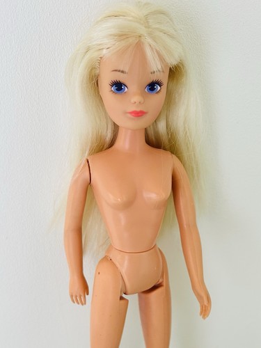 Hasbro sindy city girl doll - city,