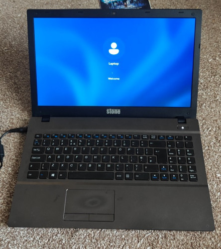 Clevo w550eu stone - clevo, i3