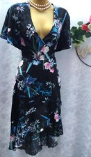 New LIPSY Size 8 AMELIA FLORAL PRINT FRILL DIP HEM WRAP DRESS Cocktail WEDDING