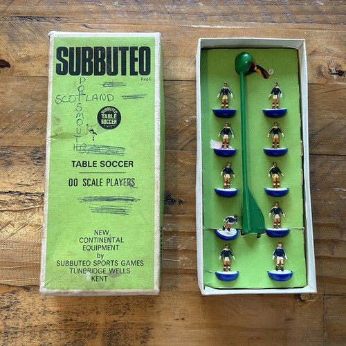 Vintage subbuteo table - subbuteo,