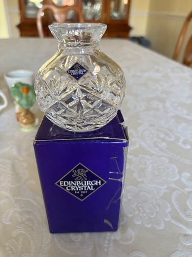Edinburgh crystal glass vase - glass,