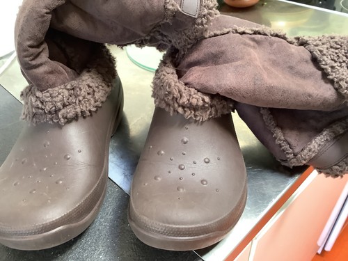 Brown crocs size - 9.,