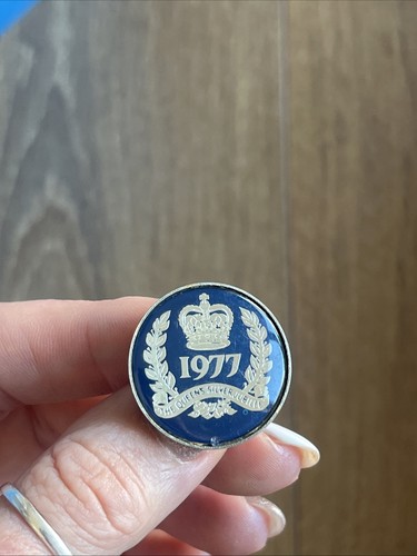 Vintage 1977 queen elizabeth - vintage,