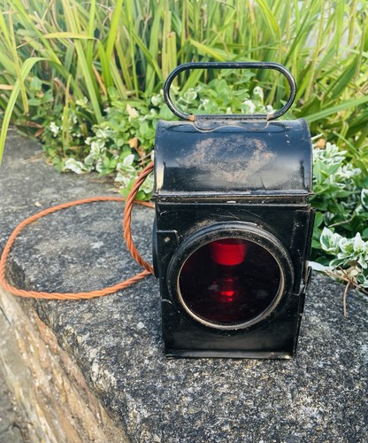 Vintage carriage lamp - vintage, table