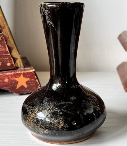 Guernsey studio pottery bud - bf,