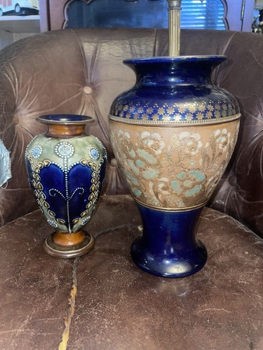 Royal doulton vase - doulton,, 8”vase