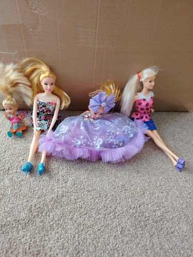 Dolls bundle mix of - dolls,
