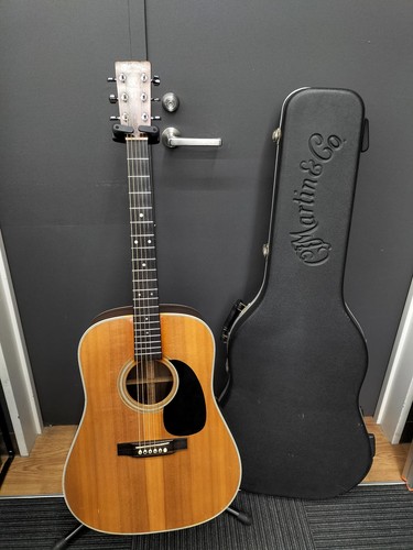 Martin acoustic guitar - martin, d-28