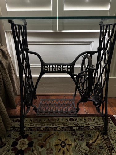 Singer cast iron - iron, treadle