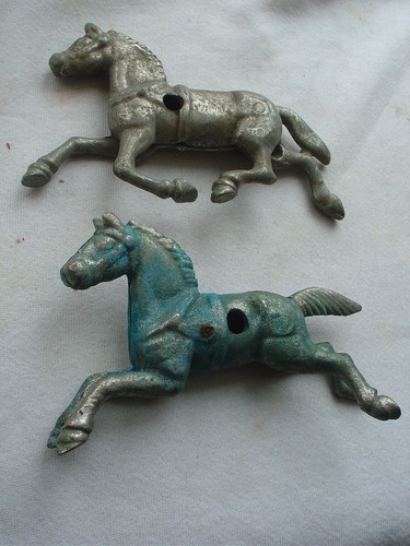 Vtg cast metal toy horses - toy,