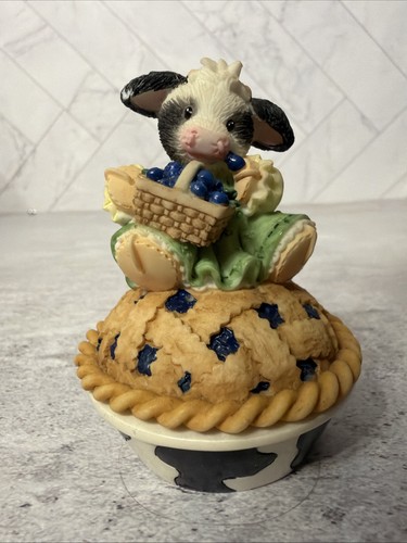 Mary moo moos blueberry pie - moos,