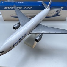 BDA Boeing 777 Model In Boeing House Colours Plastic Push-fit Model
