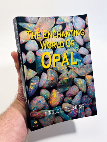 The enchanting world opal - enchanting, of