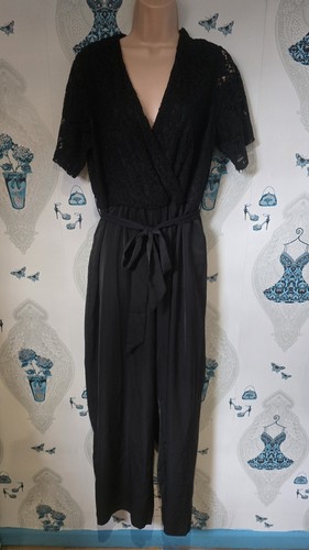 Pretty black lacey belted wide - black,
