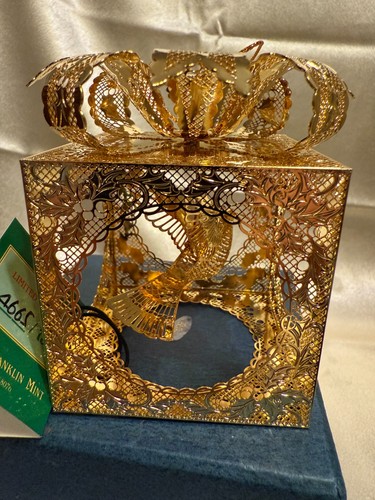 Franklin mint holiday ornament - mint,