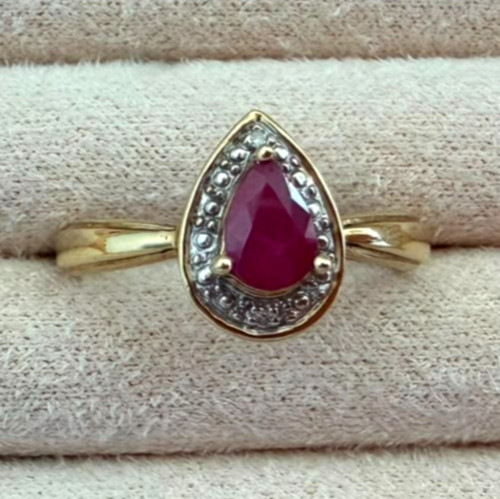 Vintage 9ct yellow gold - gold, pear