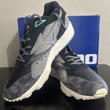 NIB Mizuno Contender x