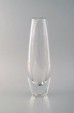 Sven Palmqvist for Orrefors. Vase in clear art glass