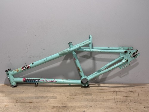 Oldschool mongoose decade - oldschool,