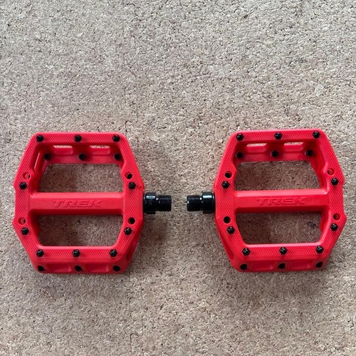 Trek flat pedal red mountain - trek,