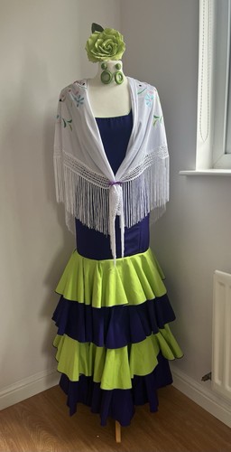 Flamenco dress and conplements - dress,