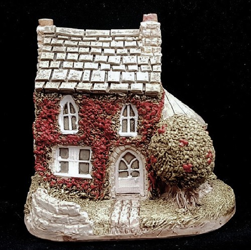 Lilliput lane holly cottage - lilliput,