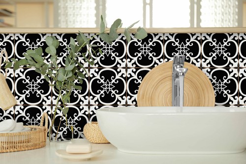 Pack black tile - of, 18