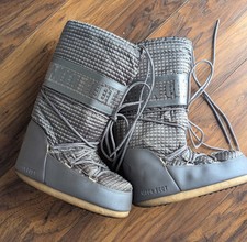 Tecnica Moon Boot snow boots