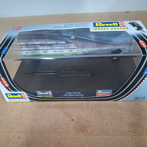 Revell slot car lotus - revell, cortina
