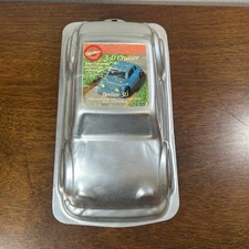New Wilton 3-D 3D Stand UP Cruiser Berline CAR Birthday CAKE PAN Mold #2105-2043