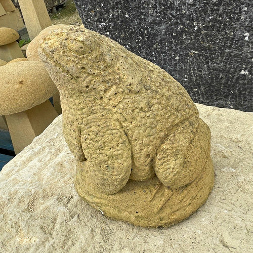 Cotswold stone frog - cotswold,