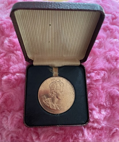 1953 coronation bronze - 1953,