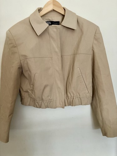 Zara beige boxed short button - zara,